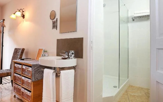 Hotel Casa Clara