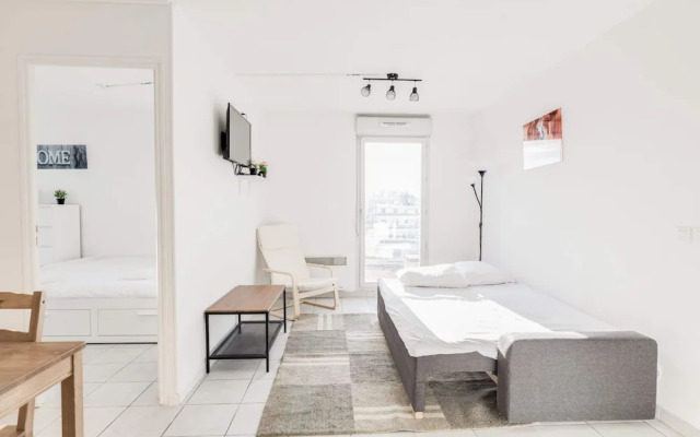 Bright T3 of 54m ² With Balcony