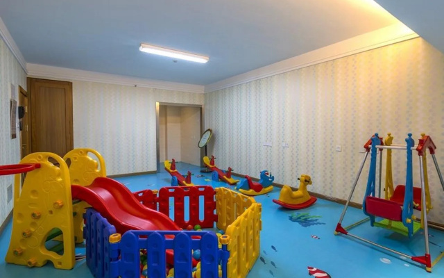 Peninsula Season Hotel Apartment