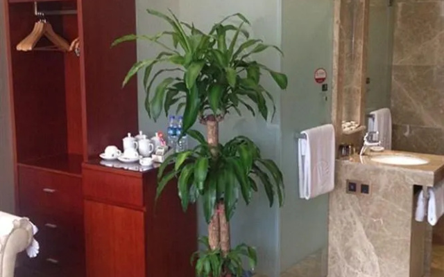 Huanghe Hotel