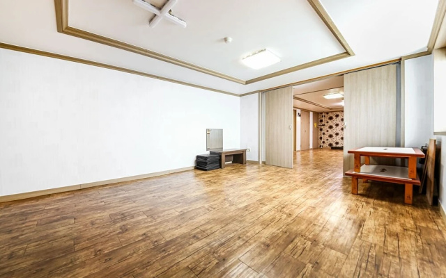 Buan Gyeokpo Chaeseok Resotel Oakville