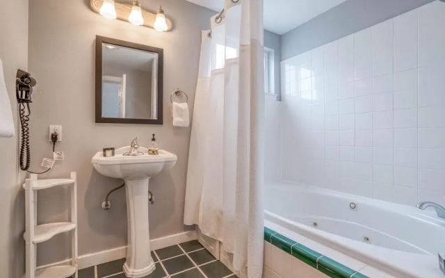 Nantucket Inn #2