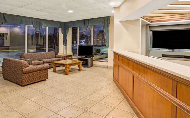 Ramada by Wyndham Walterboro