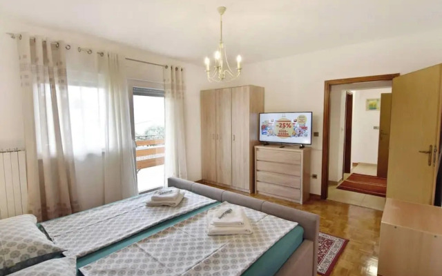 Bright Apartment in Umag