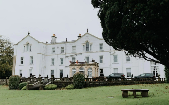 Court Colman Manor