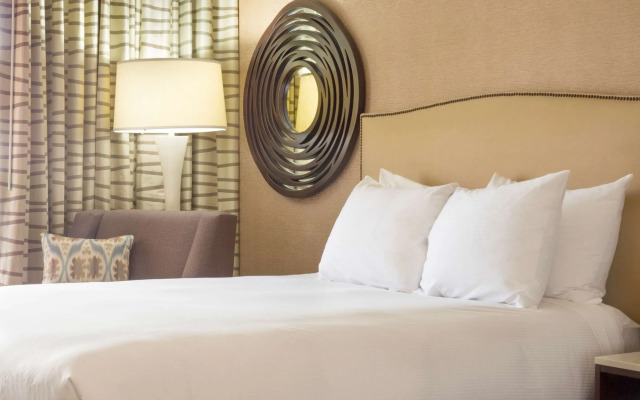 Hilton Phoenix Airport