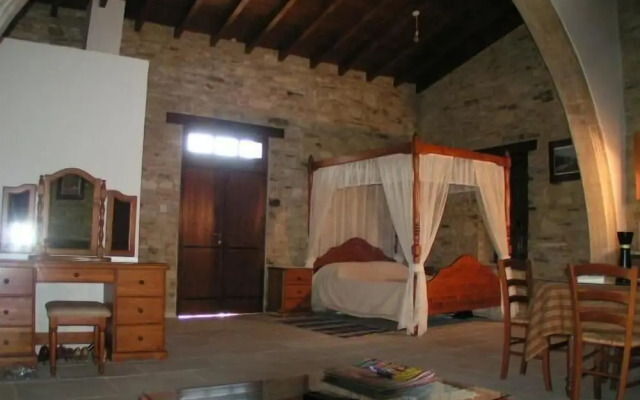 Romios Holiday Apartments