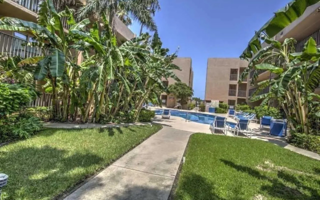 Beachview 103 Minium 2 Bedroom Condo by RedAwning