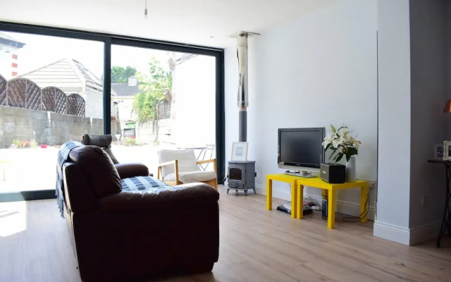 2 Bedroom Modern Family Home