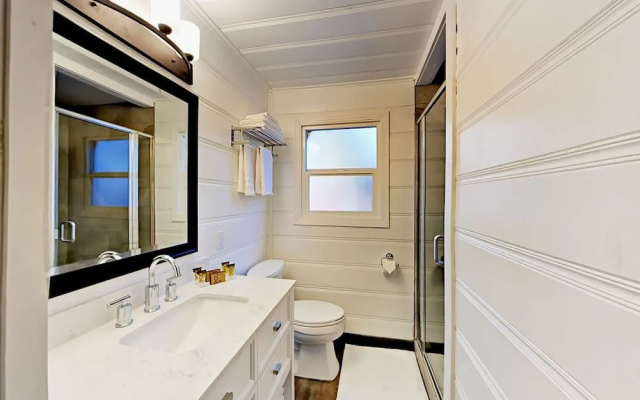 4093 Manzanita Ave Cabin Unit 4