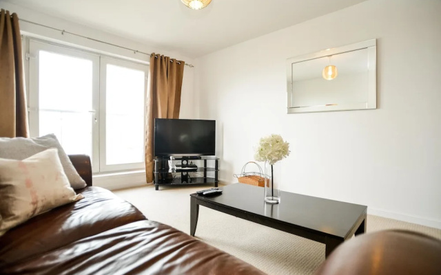 Beach Boulevard Apartment