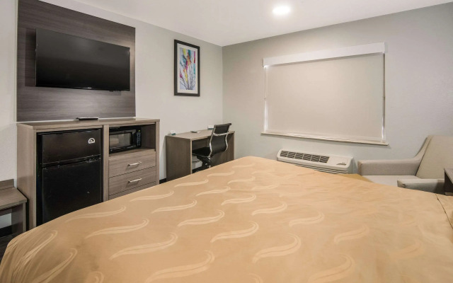 Quality Inn & Suites  Fort Worth - Fossil Creek