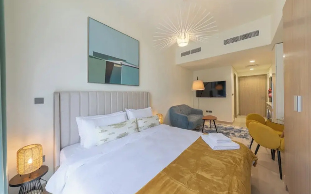 Bright and cozy studio in Azizi Riviera