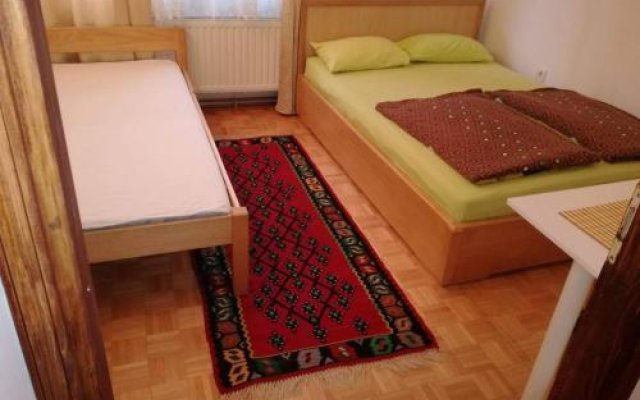 Old town 2 rooms&terrace in Sarajevo, Bosnia and Herzegovina from 95$, photos, reviews - zenhotels.com guestroom