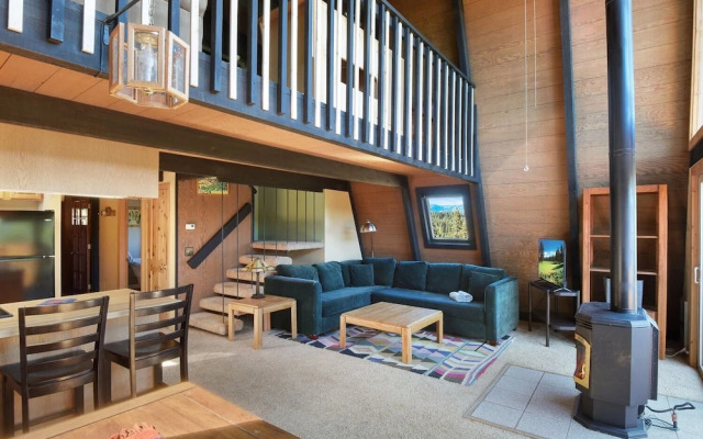 Cozy Mountain View A-frame