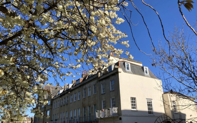 Stylish Studio Apartment in Clifton Village