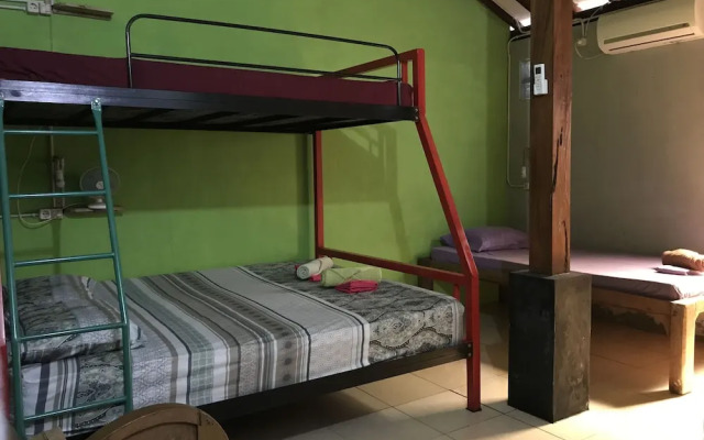 Arjuna Garden Homestay - Hostel