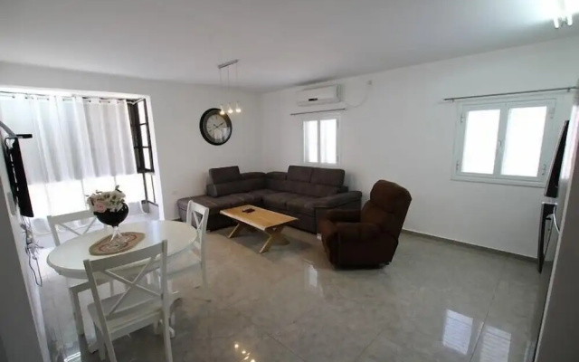 Arendalzrail Apartments Khana Szenes St.