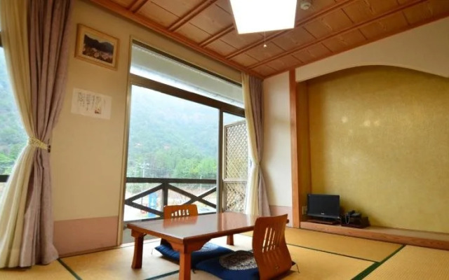 Hotel Uneri