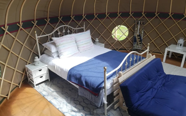 Meadow View Yurt Just Outside Looe