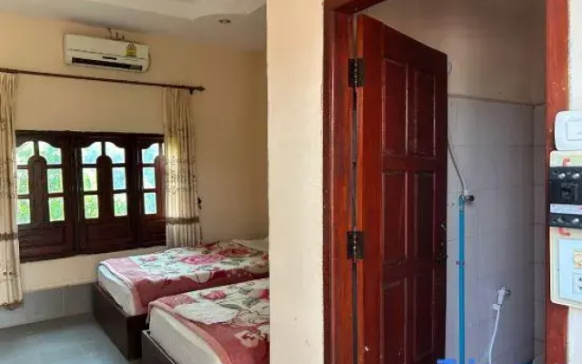 Khamphoumy Guesthouse