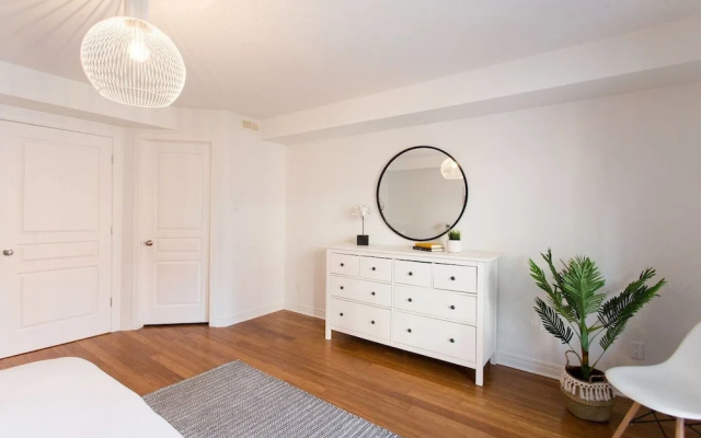 Fresh & Styled 2 Bedroom Apt in Mile End