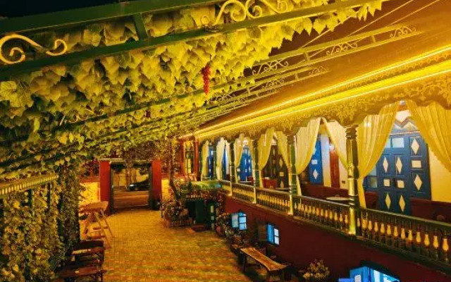 Yining Hera all girls youth Hostel (Kazanqi Folk-custom Tourism Area)