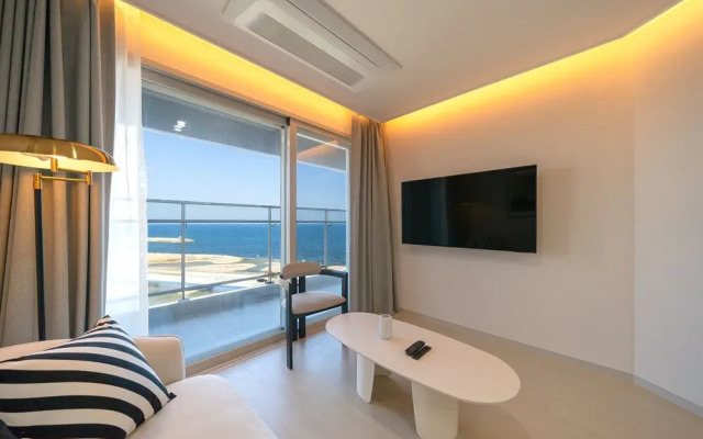 DIAMER Sokcho Hotel by AnookStay
