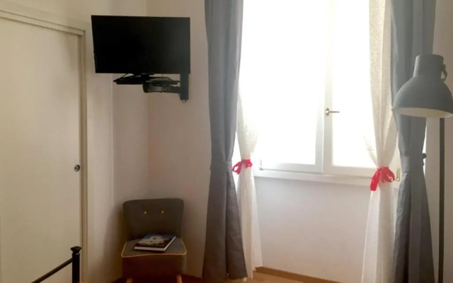 Florence Fashion Room
