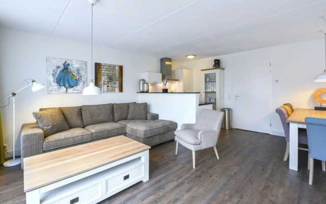 Nice apartment with dishwasher, close to Amsterdam