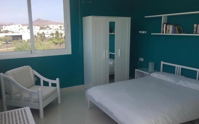 Lovely 3-Bedroom Penthouse With Seaview