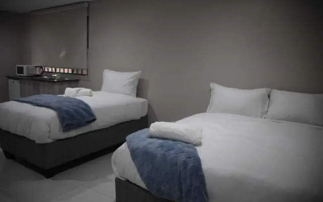 Hayat Hotel 94Juta