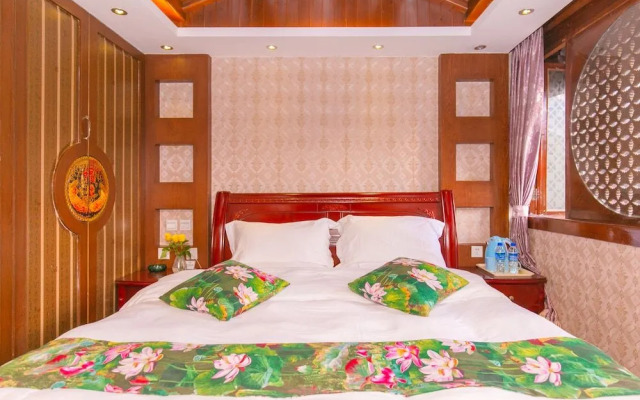 Lijiang Muyunju Inn