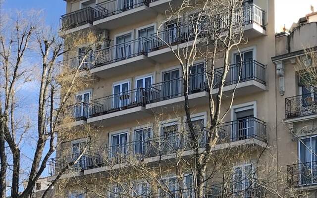 Апартаменты Stay at Home Madrid Apartments VII вид на фасад