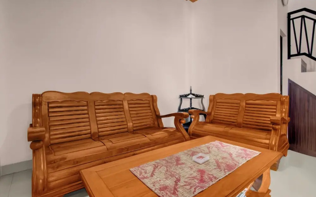 OYO 95088 Homestay Omah Pring