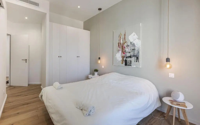 Bord de mer, magnifique appartement de 150m2 avec jardin