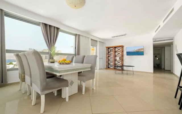 MAMAD - Sea View Beach Penthouse by Sea N' Rent