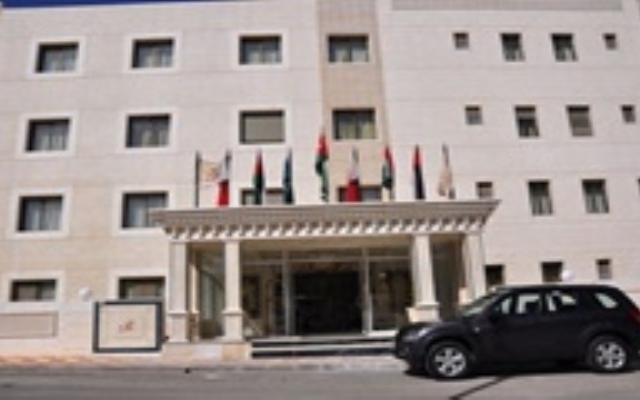 Отель Rest Inn Hotel Suites Иордания, Амман - отзывы, цены и фото номеров - забронировать отель Rest Inn Hotel Suites онлайн вид на фасад
