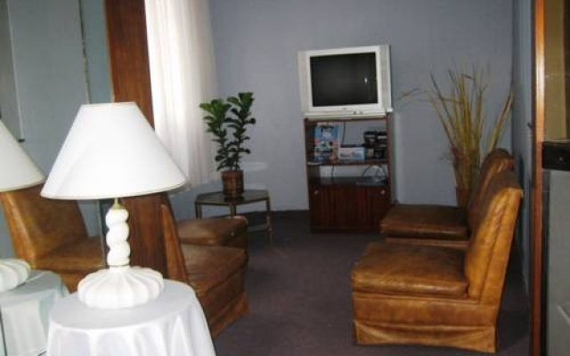 Corona Hotel