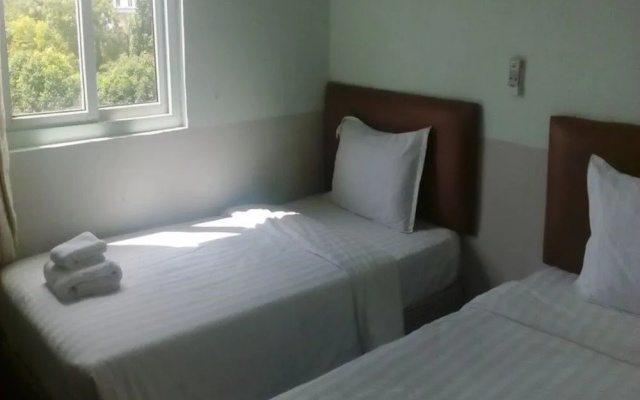 G Star Hotel