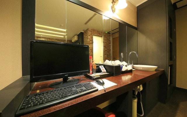 Hwagok Carlton Hotel(화곡 칼튼호텔)