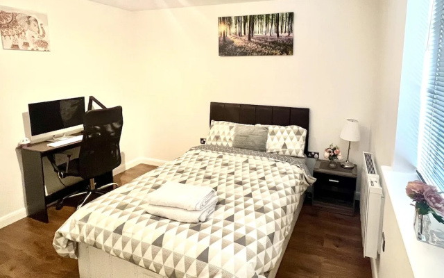 Captivating 2-bed Apartment in Bedford
