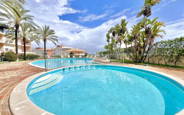 Albufeira Modern 6 With Pool by Homing