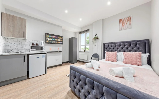 Serviced Ensuite Room Studio Sydenham London Se26