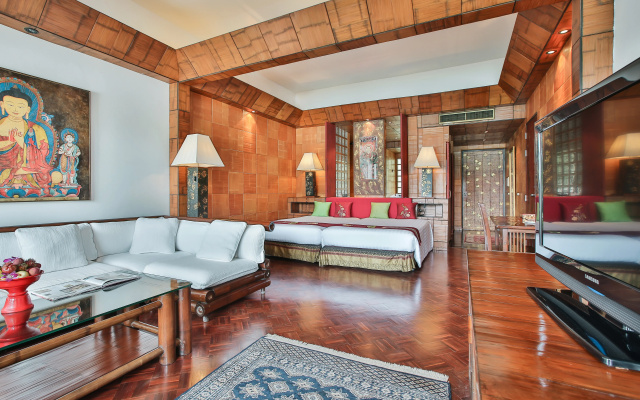 Mom Tri's Villa Royale