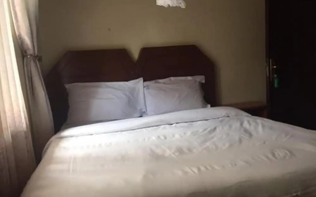 Bunyonyi Inn Hotel
