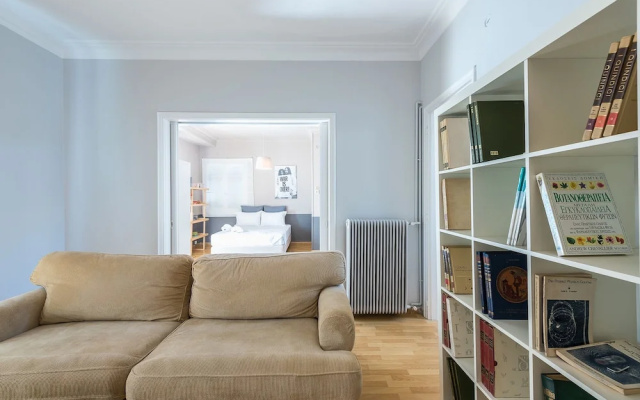 Relaxing Kerameikos Penthouse by Cloudkeys