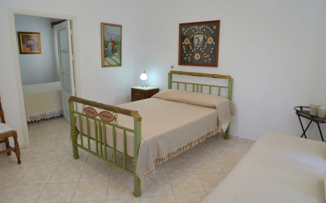 Irinis House