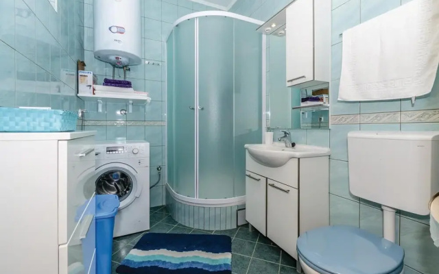 Amazing Home in Srebreno With Wifi and 4 Bedrooms