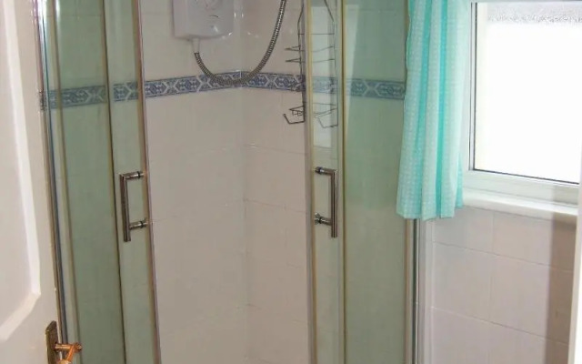 Links Side Guest House